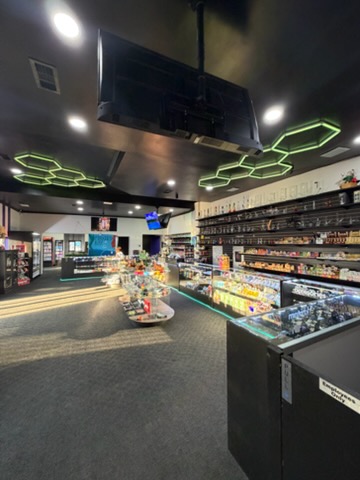 Pirates Bay Smoke Shop store interior